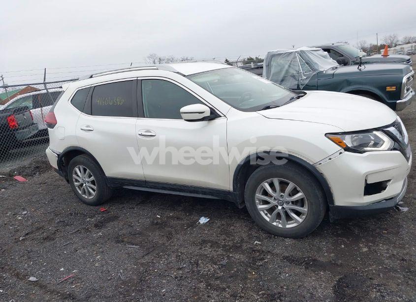 Photo 13 of 2018 Nissan Rogue SV (VIN 5N1AT2MV8JC769371)