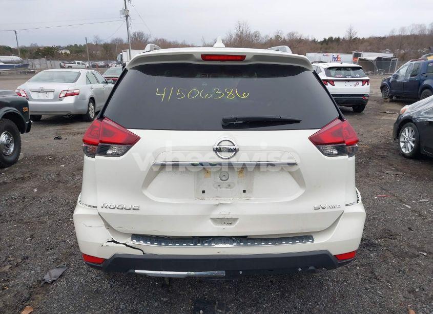 Photo 16 of 2018 Nissan Rogue SV (VIN 5N1AT2MV8JC769371)
