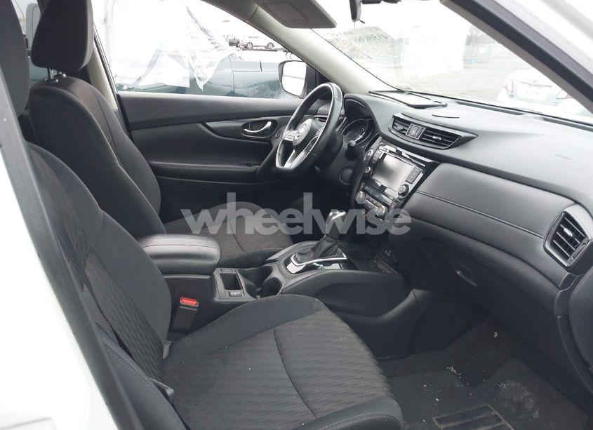 Photo 5 of 2018 Nissan Rogue SV (VIN 5N1AT2MV8JC769371)