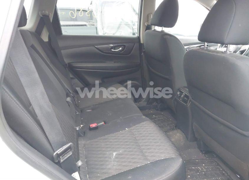 Photo 8 of 2018 Nissan Rogue SV (VIN 5N1AT2MV8JC769371)