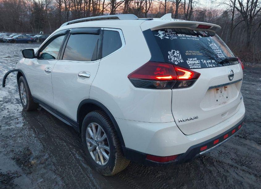 Photo 3 of 2018 Nissan Rogue SV/SL (VIN 5N1AT2MV8JC785389)
