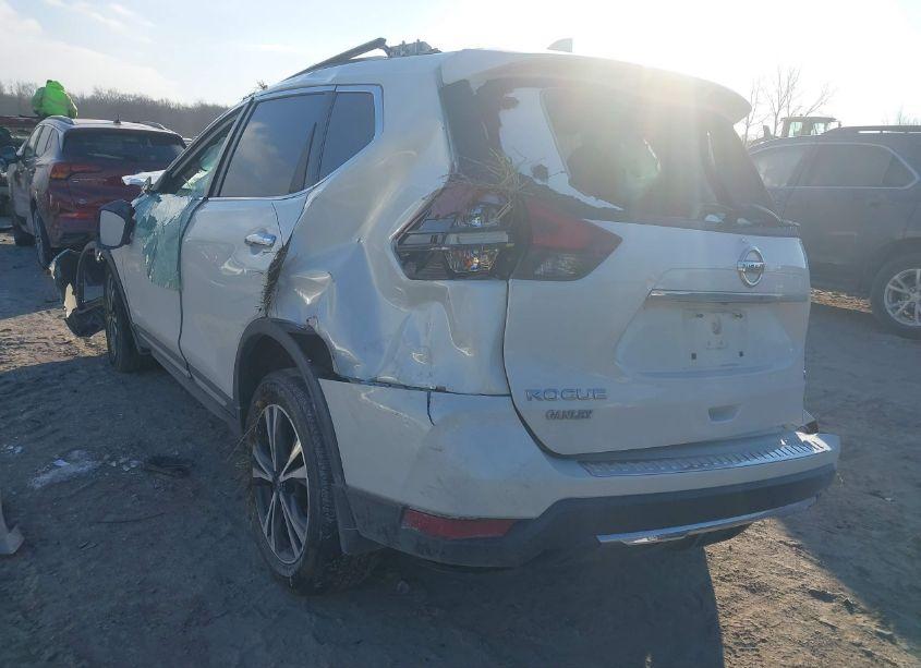 Photo 3 of 2018 Nissan Rogue SL (VIN 5N1AT2MV8JC802482)