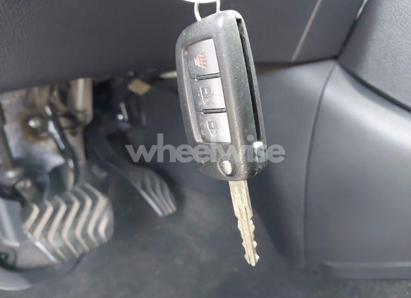 Photo 11 of 2018 Nissan Rogue S (VIN 5N1AT2MV8JC806984)