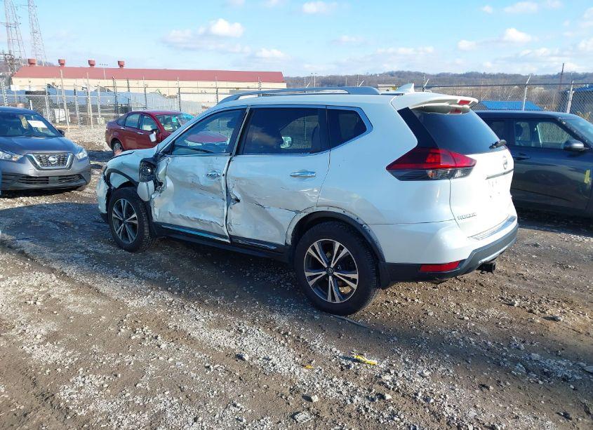 Photo 3 of 2018 Nissan Rogue SL (VIN 5N1AT2MV8JC822523)