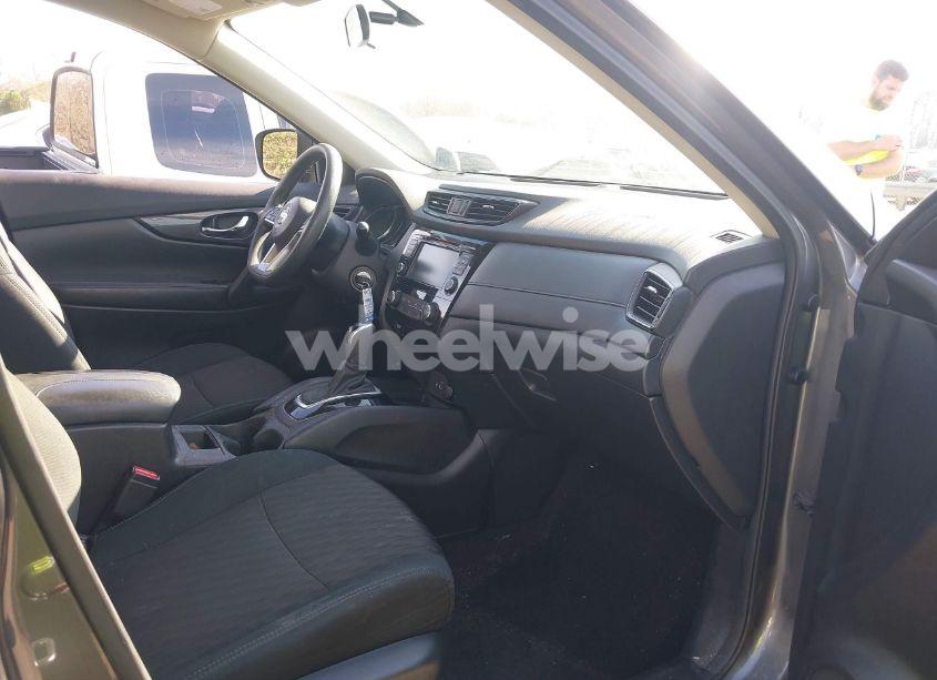 Photo 5 of 2018 Nissan Rogue S (VIN 5N1AT2MV8JC831223)