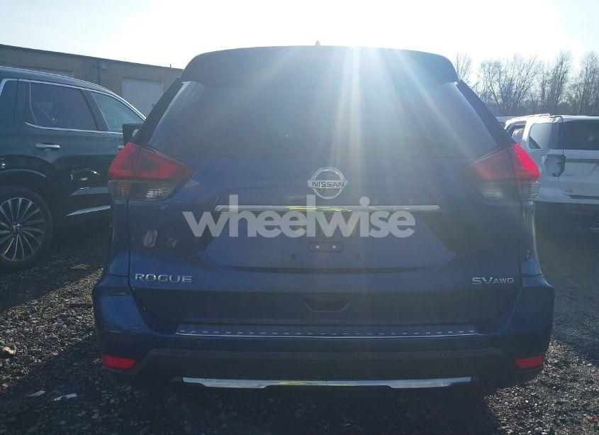 Photo 17 of 2018 Nissan Rogue SV (VIN 5N1AT2MV8JC836180)