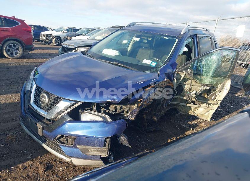 Photo 2 of 2018 Nissan Rogue SV (VIN 5N1AT2MV8JC836180)