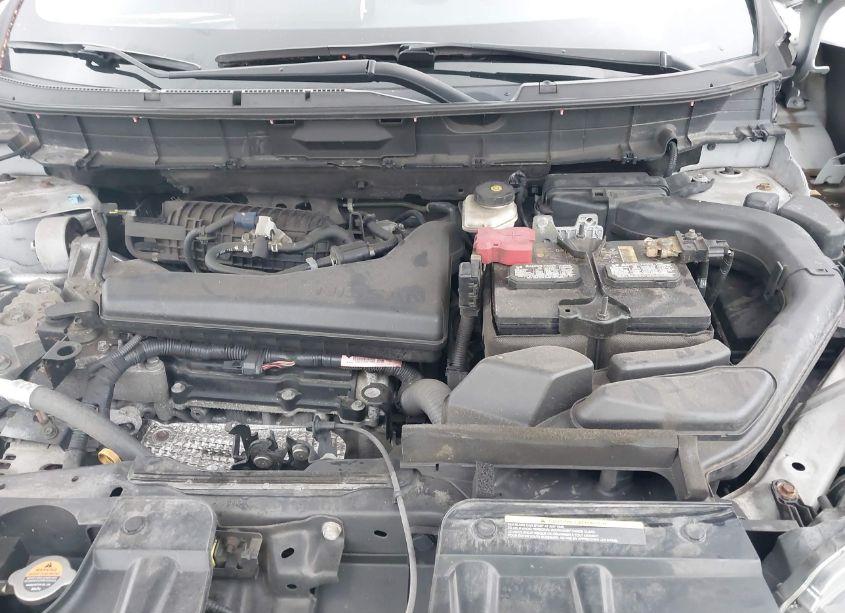 Photo 10 of 2018 Nissan Rogue S (VIN 5N1AT2MV8JC840116)