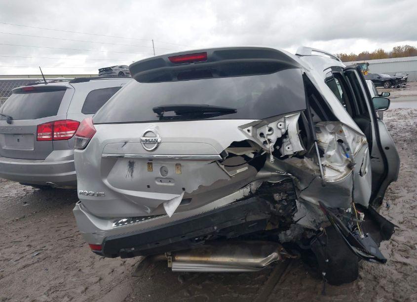 Photo 17 of 2018 Nissan Rogue S (VIN 5N1AT2MV8JC840116)