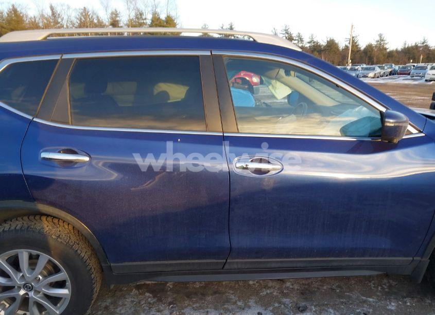 Photo 13 of 2018 Nissan Rogue SV (VIN 5N1AT2MV8JC841881)