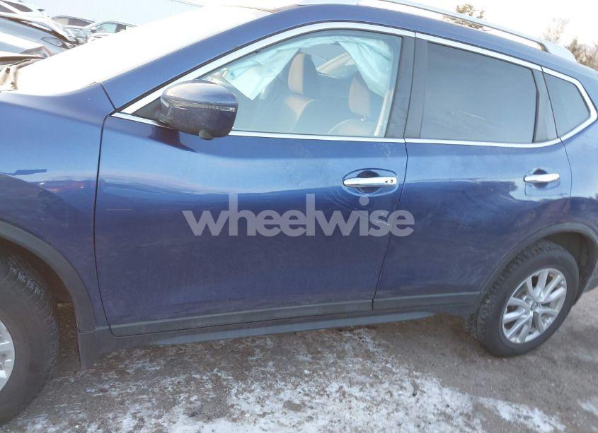 Photo 14 of 2018 Nissan Rogue SV (VIN 5N1AT2MV8JC841881)