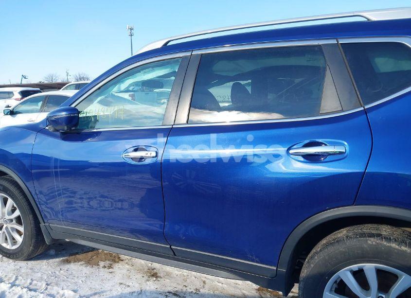 Photo 14 of 2018 Nissan Rogue SV (VIN 5N1AT2MV8JC842321)