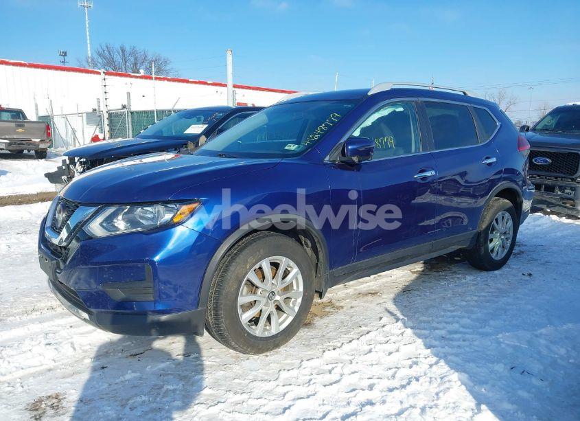Photo 2 of 2018 Nissan Rogue SV (VIN 5N1AT2MV8JC842321)