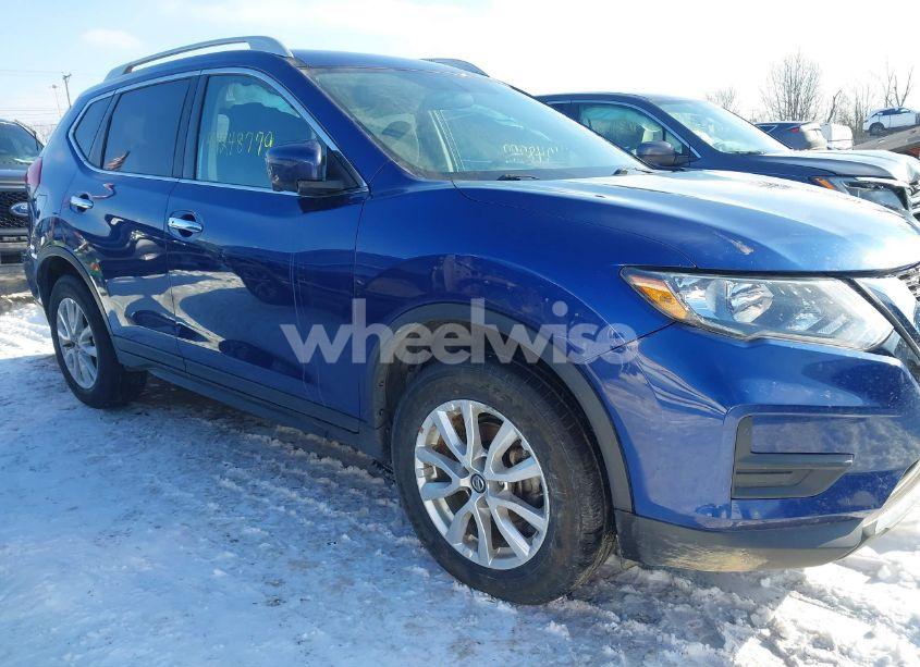 Photo 6 of 2018 Nissan Rogue SV (VIN 5N1AT2MV8JC842321)