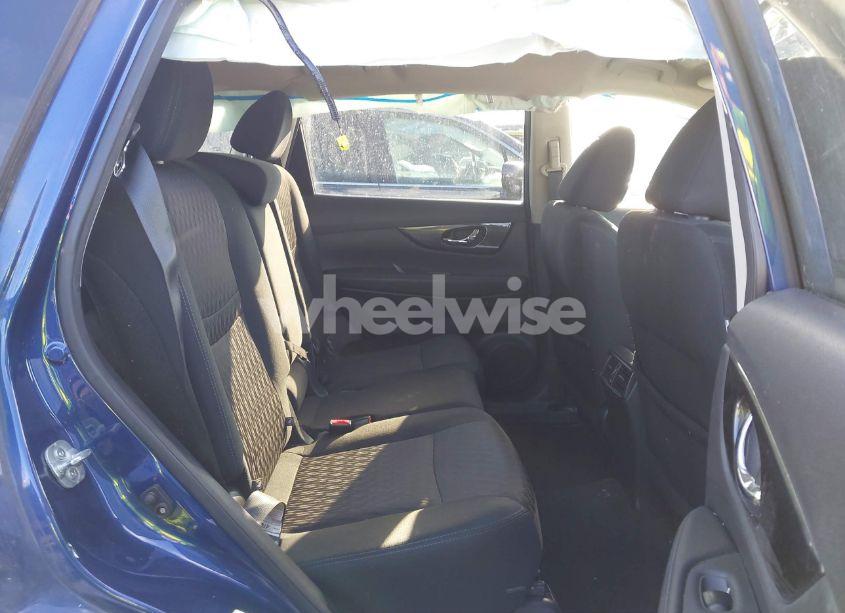 Photo 8 of 2018 Nissan Rogue SV (VIN 5N1AT2MV8JC842321)