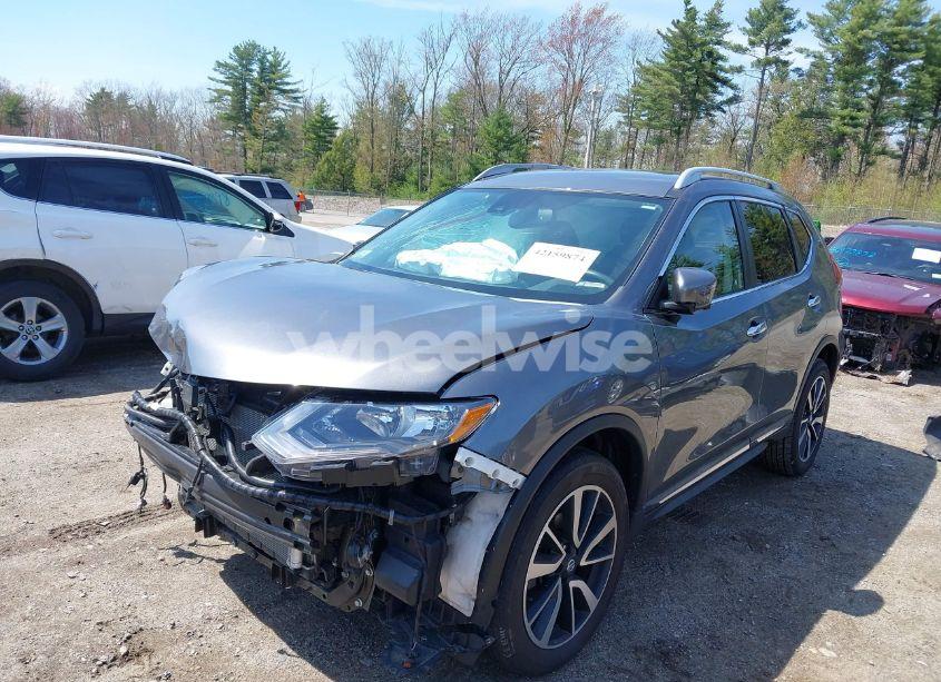 Photo 2 of 2019 Nissan Rogue SL (VIN 5N1AT2MV8KC748666)