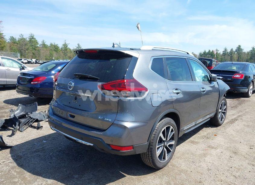 Photo 4 of 2019 Nissan Rogue SL (VIN 5N1AT2MV8KC748666)