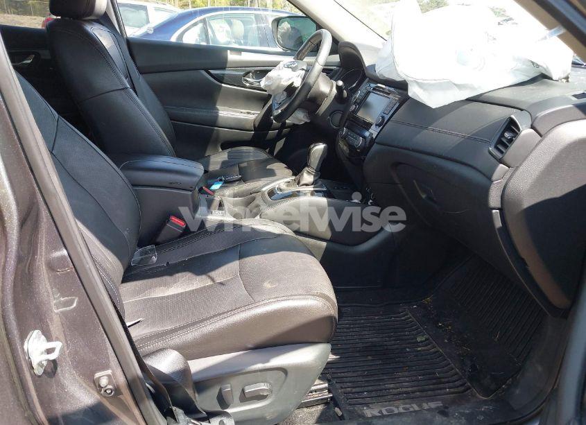 Photo 5 of 2019 Nissan Rogue SL (VIN 5N1AT2MV8KC748666)