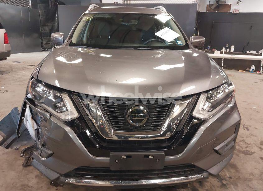 Photo 12 of 2019 Nissan Rogue SV (VIN 5N1AT2MV8KC769761)