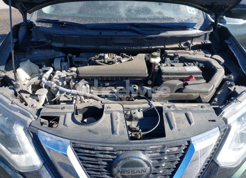 Photo 10 of 2019 Nissan Rogue SV (VIN 5N1AT2MV8KC799892)