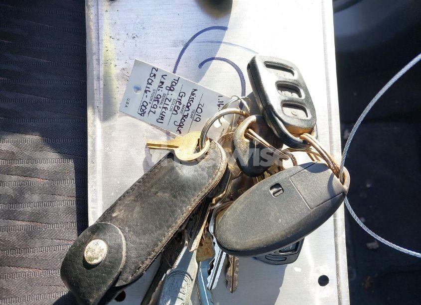 Photo 11 of 2019 Nissan Rogue SV (VIN 5N1AT2MV8KC799892)