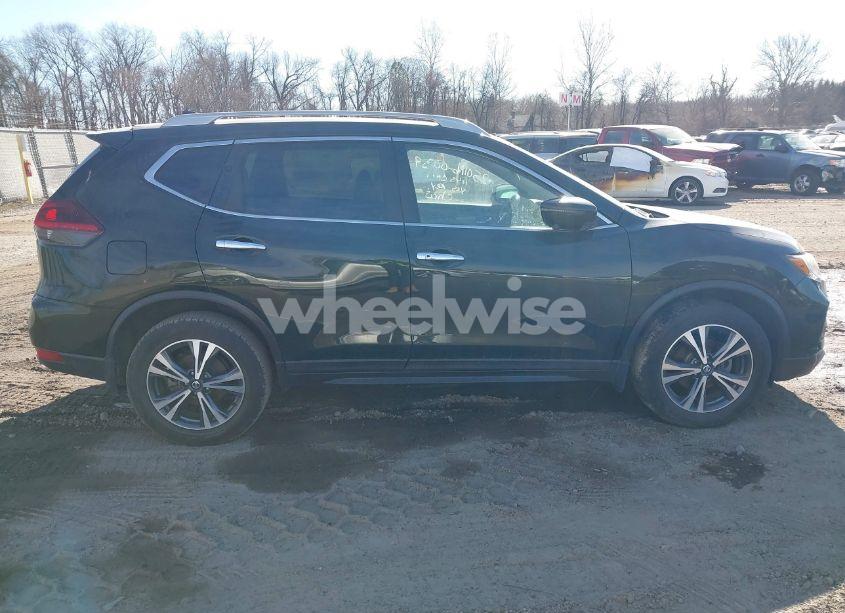 Photo 13 of 2019 Nissan Rogue SV (VIN 5N1AT2MV8KC799892)