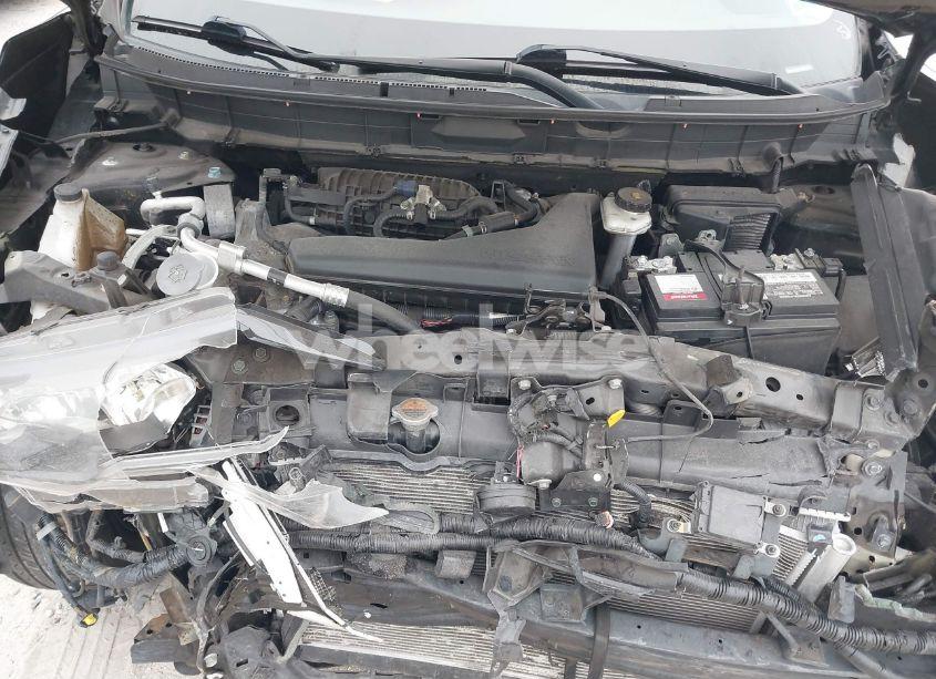 Photo 10 of 2019 Nissan Rogue S (VIN 5N1AT2MV8KC809658)