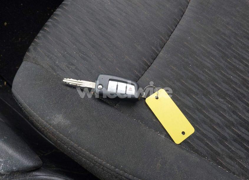 Photo 11 of 2019 Nissan Rogue S (VIN 5N1AT2MV8KC809658)