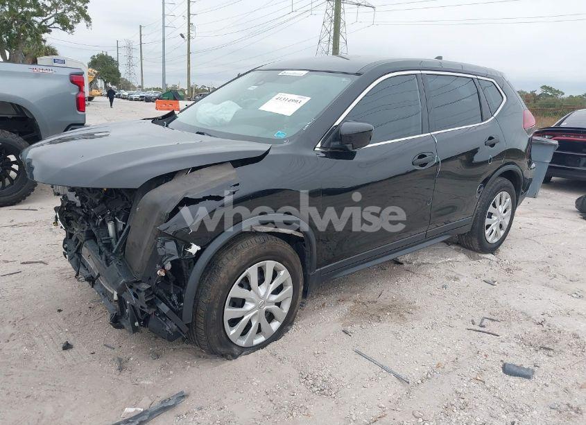 Photo 2 of 2019 Nissan Rogue S (VIN 5N1AT2MV8KC809658)