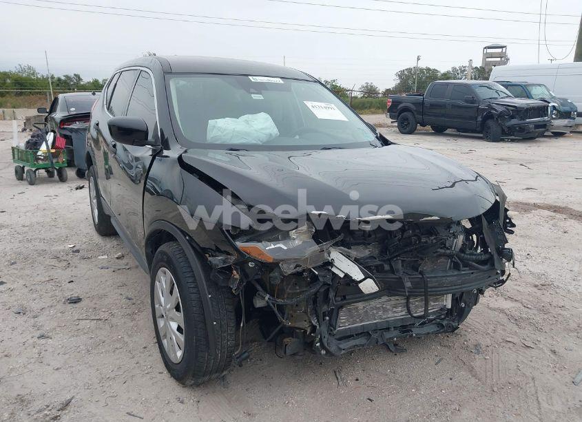 Photo 6 of 2019 Nissan Rogue S (VIN 5N1AT2MV8KC809658)