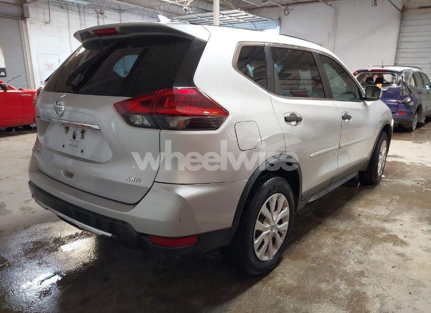 Photo 4 of 2020 Nissan Rogue S INTELLIGENT AWD (VIN 5N1AT2MV8LC713840)