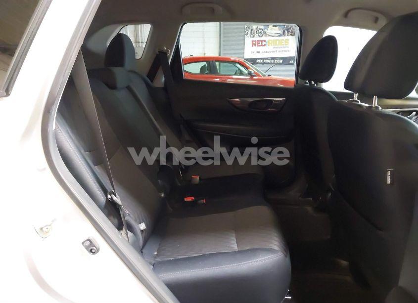 Photo 8 of 2020 Nissan Rogue S INTELLIGENT AWD (VIN 5N1AT2MV8LC713840)