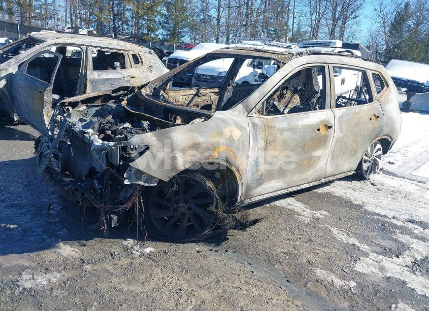 Photo 2 of 2014 Nissan Rogue SL (VIN 5N1AT2MV9EC844598)