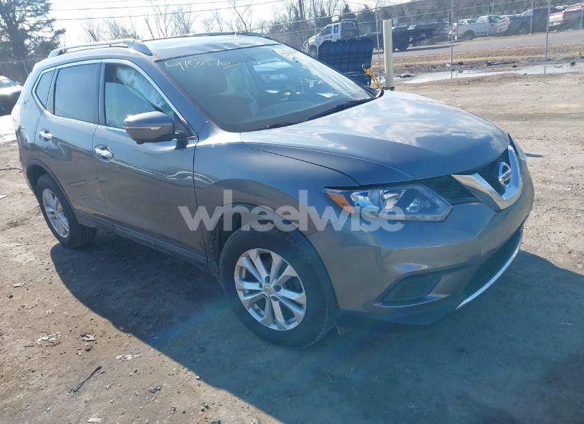 2015 Nissan Rogue SV (VIN 5N1AT2MV9FC757110) main photo