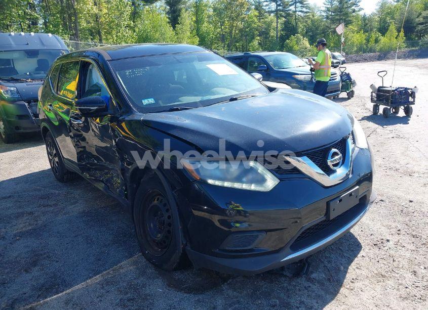 2015 Nissan Rogue S (VIN 5N1AT2MV9FC811263) main photo