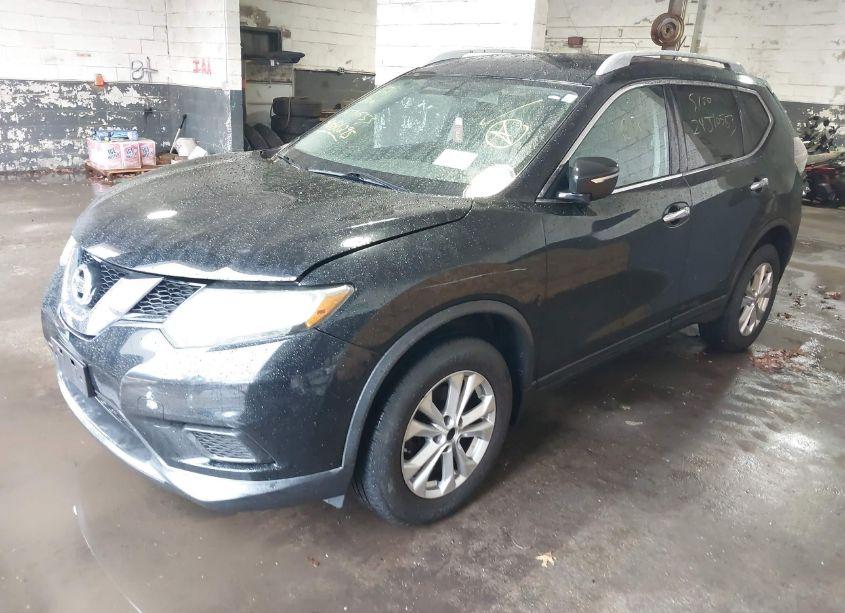 Photo 2 of 2015 Nissan Rogue SV (VIN 5N1AT2MV9FC915736)
