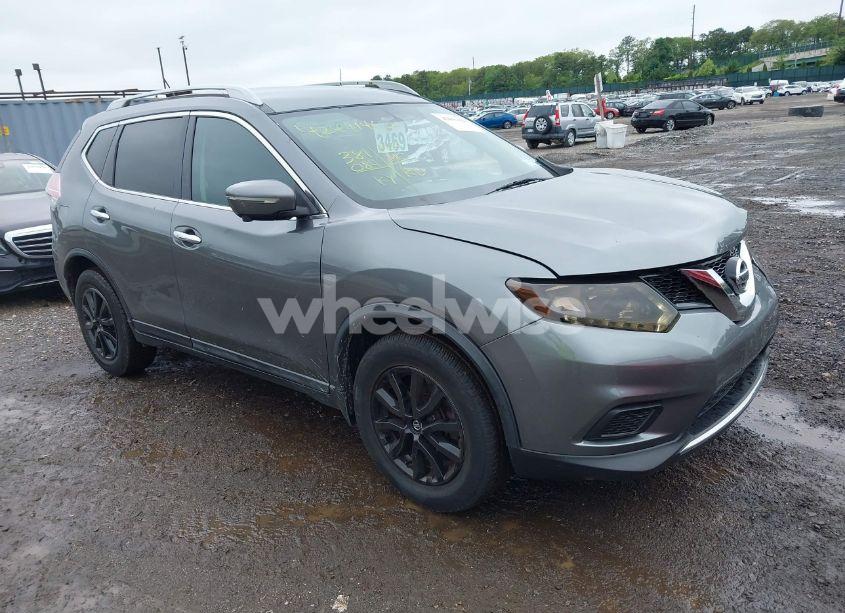 2015 Nissan Rogue SV (VIN 5N1AT2MV9FC916966) main photo