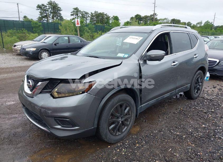 Photo 2 of 2015 Nissan Rogue SV (VIN 5N1AT2MV9FC916966)