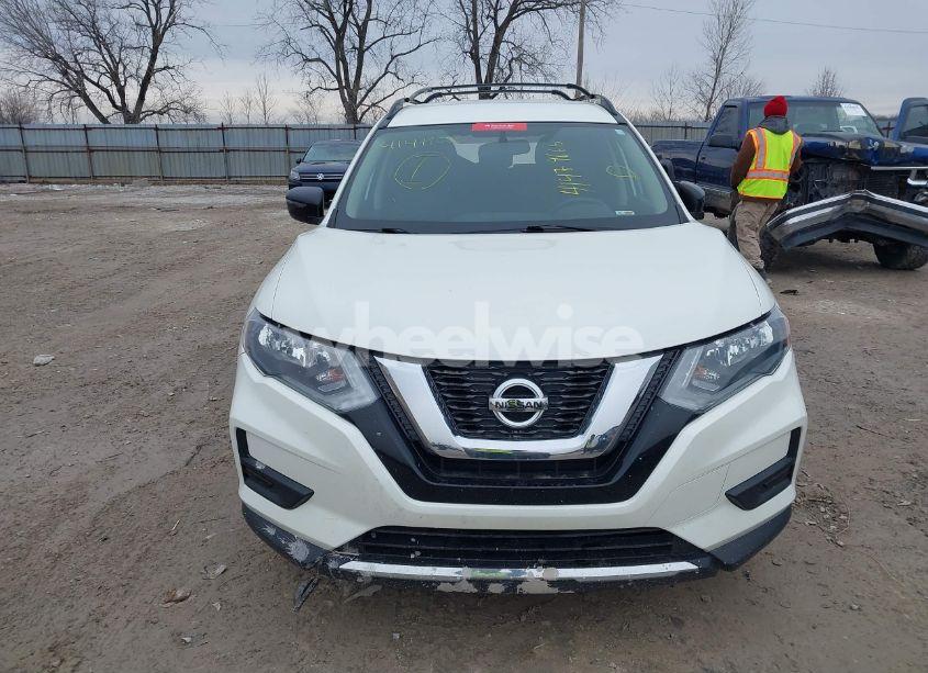 Photo 12 of 2017 Nissan Rogue SV (VIN 5N1AT2MV9HC803053)