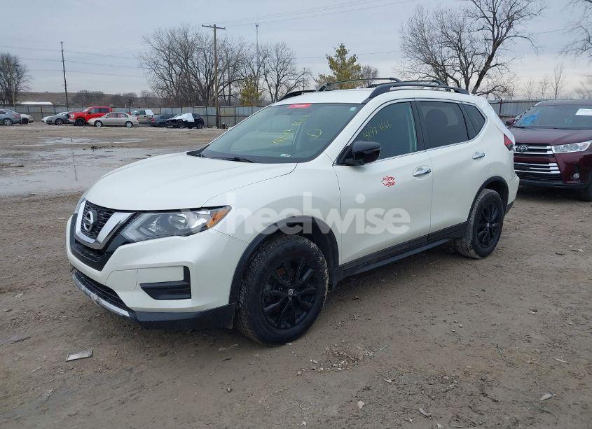 Photo 2 of 2017 Nissan Rogue SV (VIN 5N1AT2MV9HC803053)