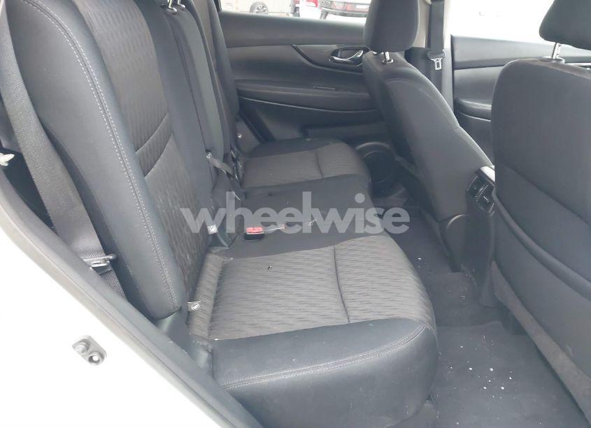 Photo 8 of 2017 Nissan Rogue SV (VIN 5N1AT2MV9HC803053)