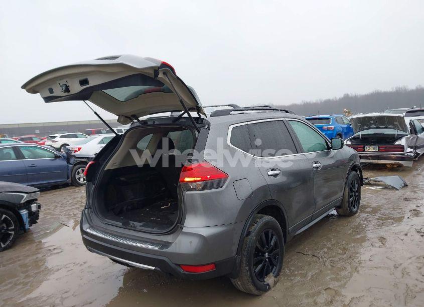 Photo 4 of 2017 Nissan Rogue SV (VIN 5N1AT2MV9HC808365)