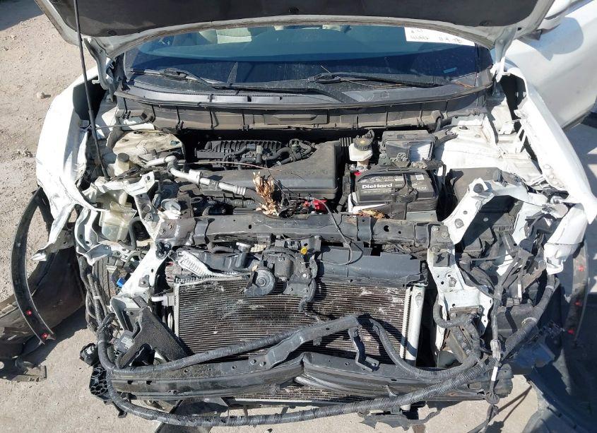 Photo 10 of 2017 Nissan Rogue SV (VIN 5N1AT2MV9HC811119)