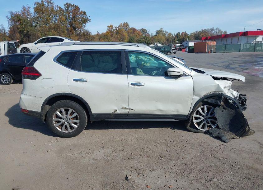 Photo 13 of 2017 Nissan Rogue SV (VIN 5N1AT2MV9HC811119)