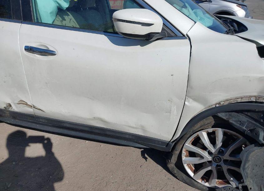 Photo 17 of 2017 Nissan Rogue SV (VIN 5N1AT2MV9HC811119)