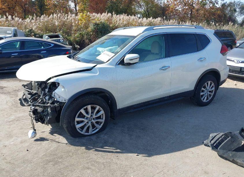 Photo 2 of 2017 Nissan Rogue SV (VIN 5N1AT2MV9HC811119)