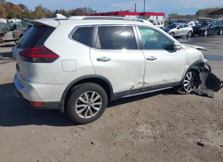 Photo 4 of 2017 Nissan Rogue SV (VIN 5N1AT2MV9HC811119)