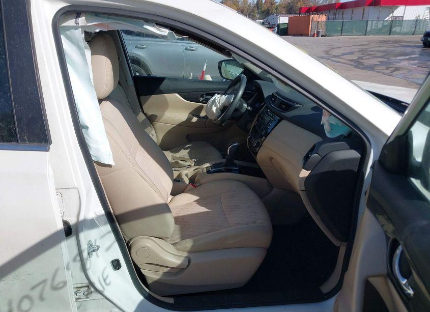 Photo 5 of 2017 Nissan Rogue SV (VIN 5N1AT2MV9HC811119)