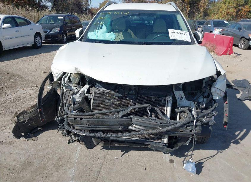 Photo 6 of 2017 Nissan Rogue SV (VIN 5N1AT2MV9HC811119)