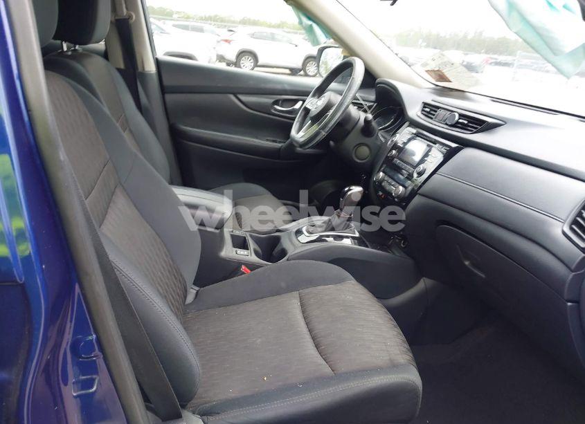 Photo 5 of 2017 Nissan Rogue SV (VIN 5N1AT2MV9HC874091)